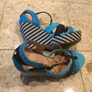 Fun, 4 inch, cloth wedge shoes, size 8